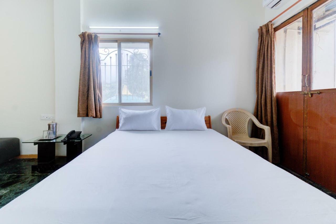 Spot On 41871 Hotel Sahyadri Spot Тримбак Екстериор снимка